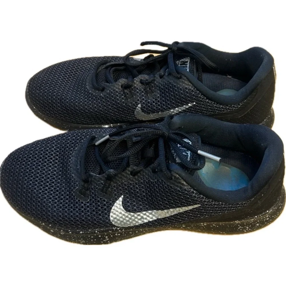 Nike Flex TR7 Women’s Black Athletic Shoes Gray Nike Logo Size 10
